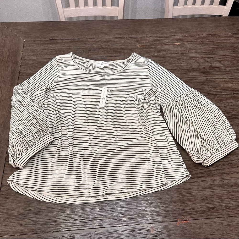 Thyme & Honey striped quarter bubble sleeve